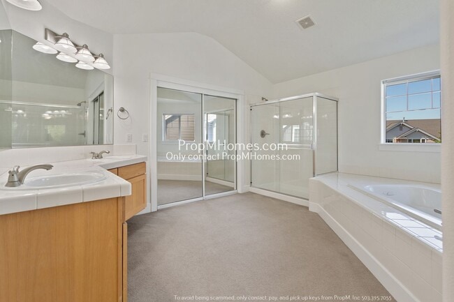 Building Photo - Spacious 5-Bedroom Oasis in the Heart of Five Oaks!