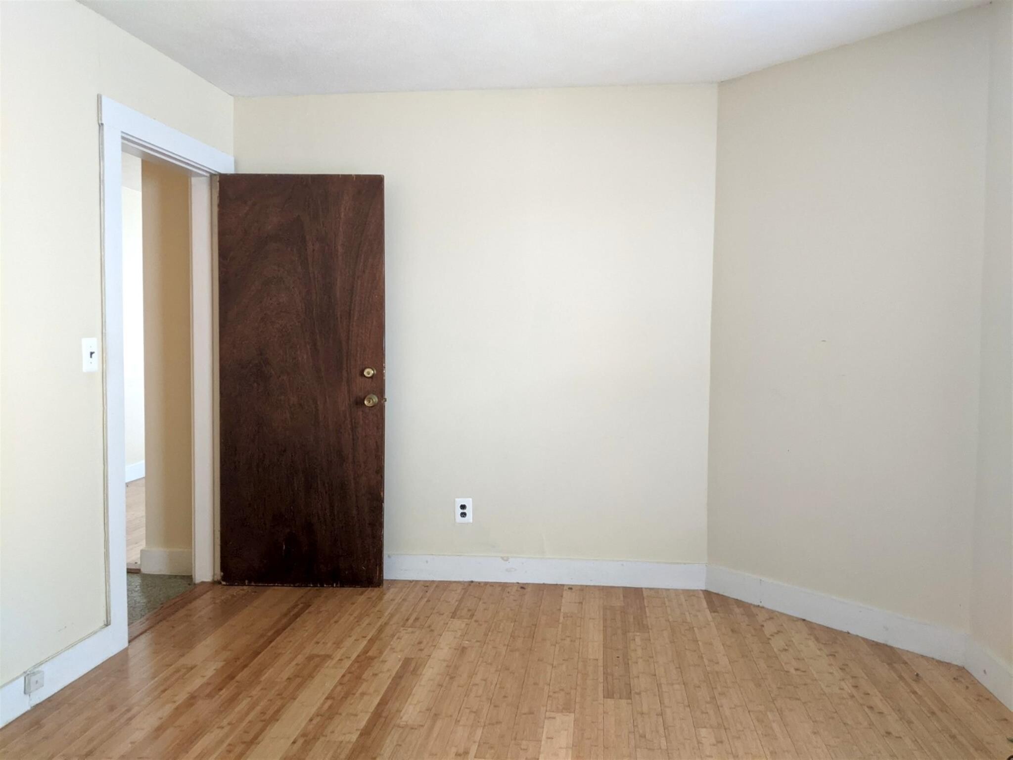 Building Photo - 1102 Broadway