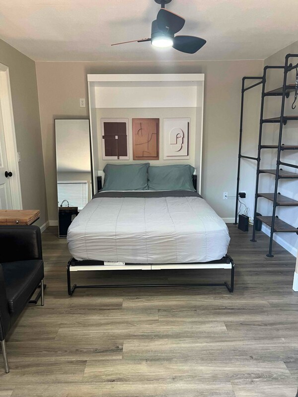 Building Photo - 1313 E Pineloch Ave