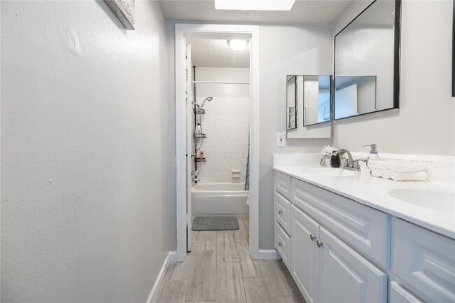 Building Photo - 9907 Towne Tower Ln