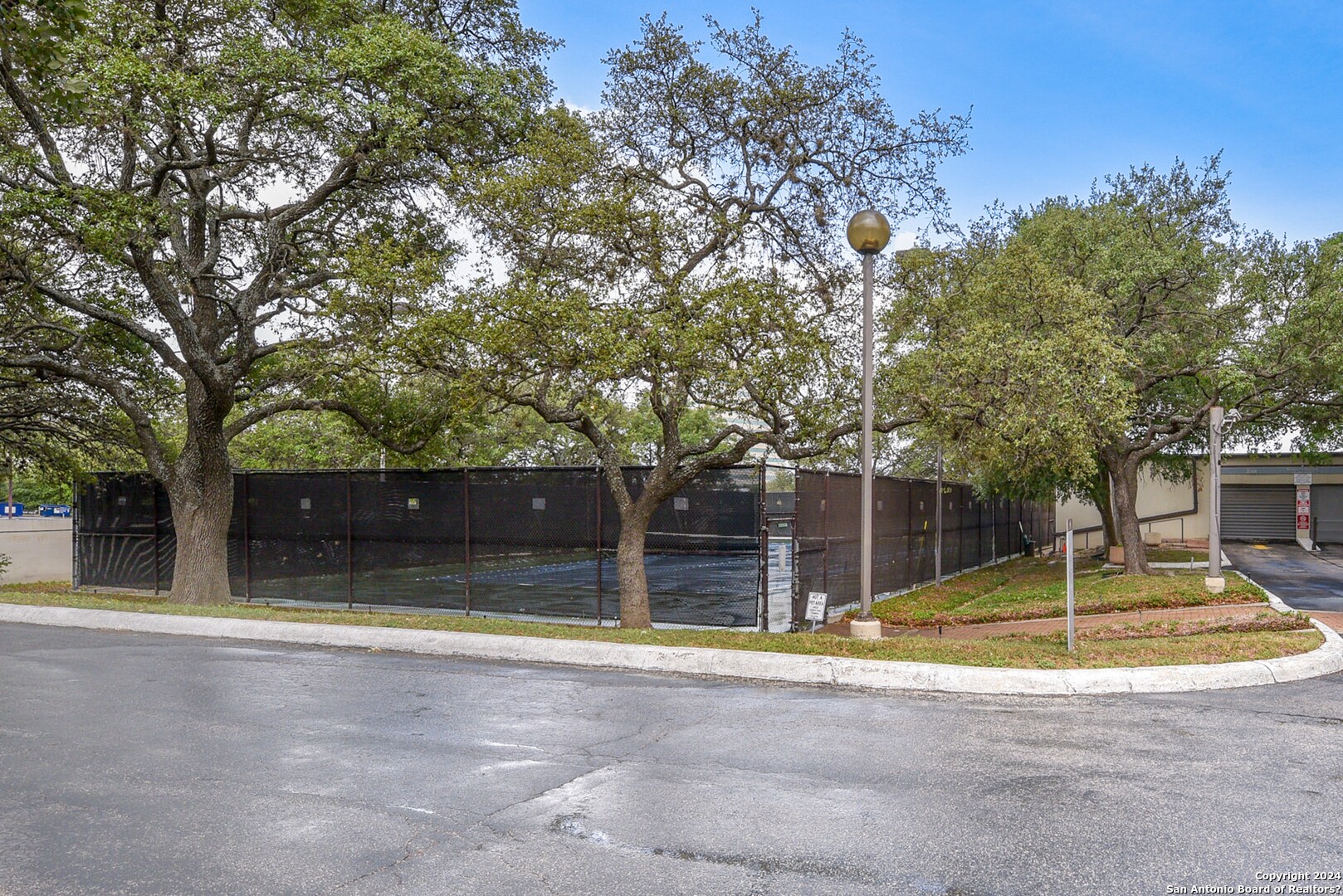 Building Photo - 7701 Wurzbach Rd