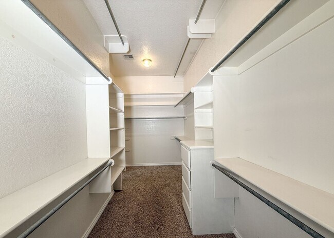 Building Photo - Gated in West Edmond! Storm Shelter! Tons of Space!