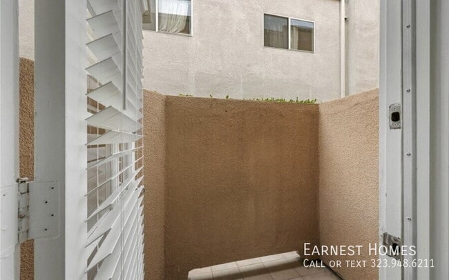 Building Photo - 4310 Whitsett Ave