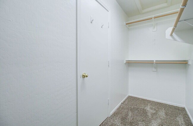 Building Photo - 17762 W Hearn Rd