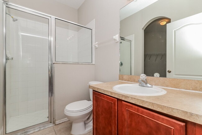 Building Photo - 6816 Surrey Oak Dr