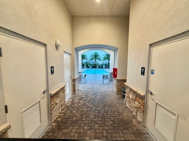 Building Photo - 5660 Arborvista Dr
