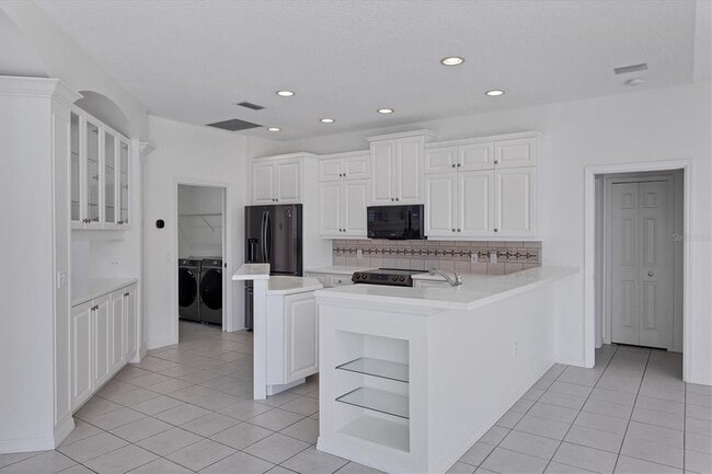 Building Photo - 8501 Park Shore Ln