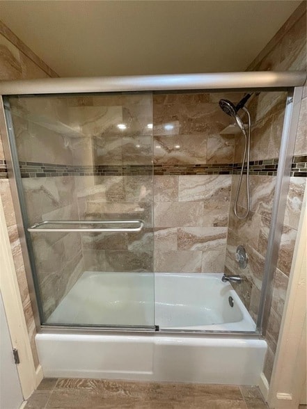 Building Photo - 400 Island Way