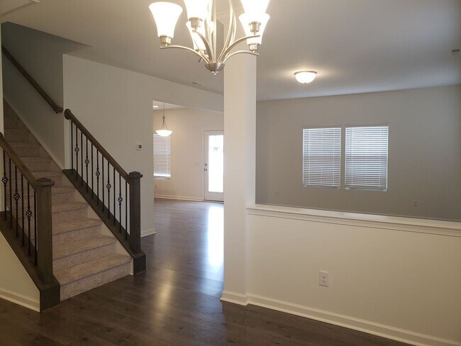 Building Photo - 3465 Vickrey Meadow Dr