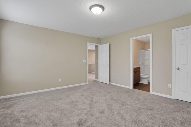 Building Photo - 7449 Sugarbark Dr