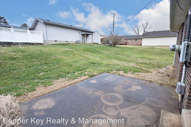 Building Photo - 3 br, 1.5 bath House - 324 Lockert Place