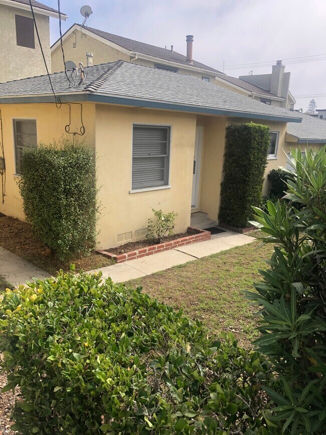 Private Yard - 1802 Green Ln