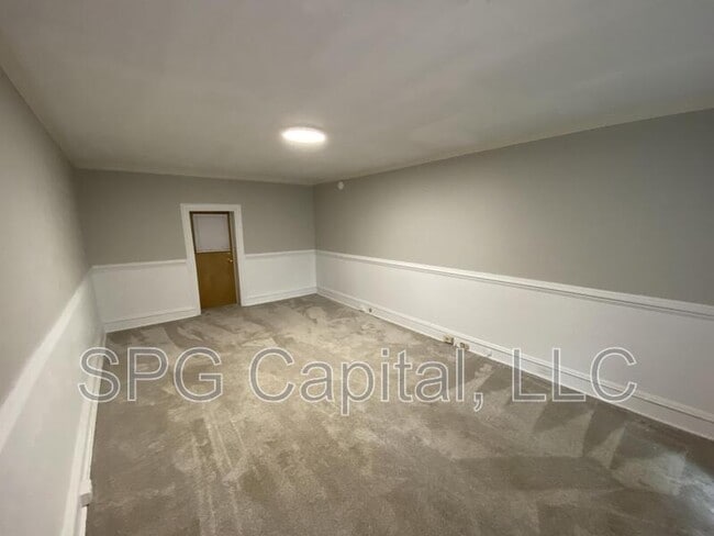 Building Photo - 19 N Main St