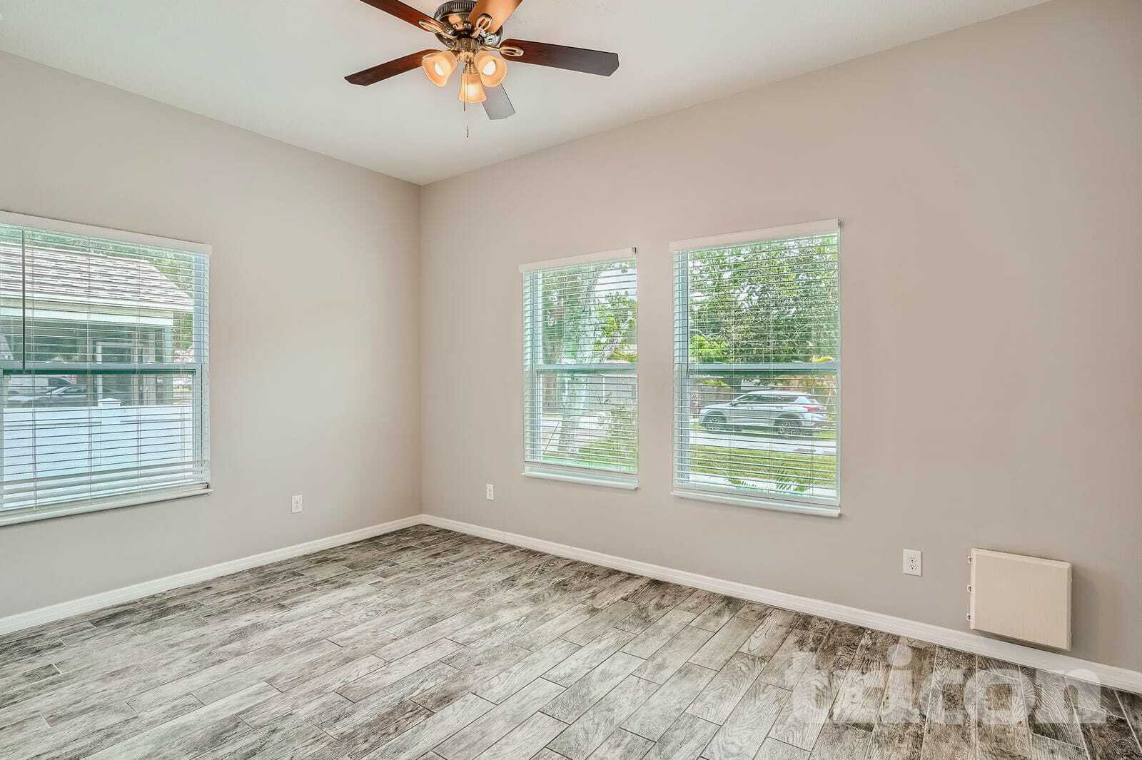 Building Photo - 2704 61st Ave N