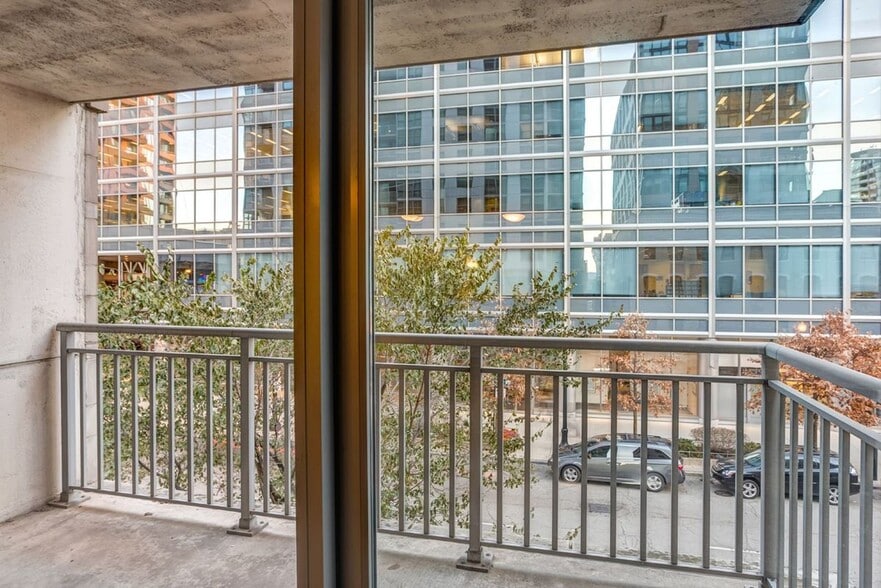 Building Photo - 180 N Jefferson St