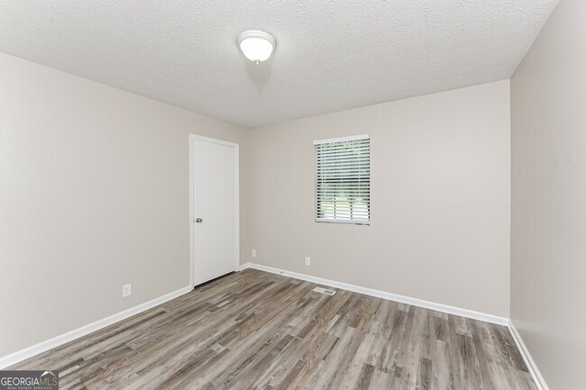 Building Photo - 134 Ventnor Ct