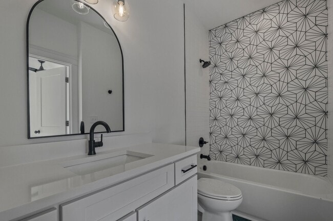 Building Photo - Available March Move In!!! Beautiful 3 Bedroom, 3.5 Bath Townhouse in East Nashville! Rooftop dec...