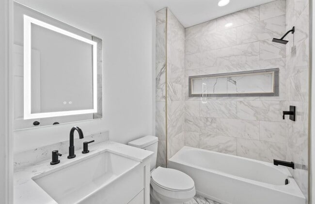 Building Photo - Charming 2BR Lebanon Home with Modern Updates & Large Yard