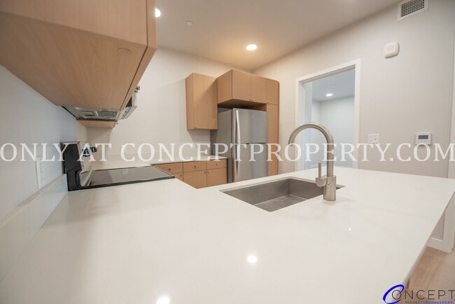 Building Photo - 2 Bed 2 Bath! Stylish, Smart, and Serene — The New Standard of Affordable Modern at Studio Crossing