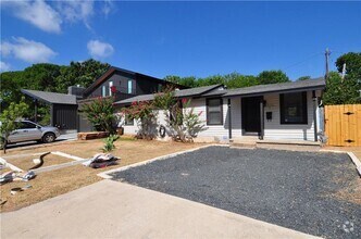 Building Photo - Fantastic Floorplan & Walking Distance To ...