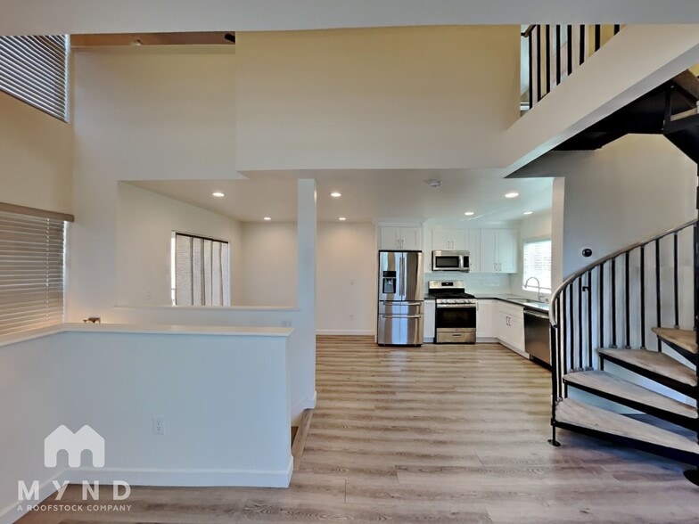 Building Photo - 512 Henry St