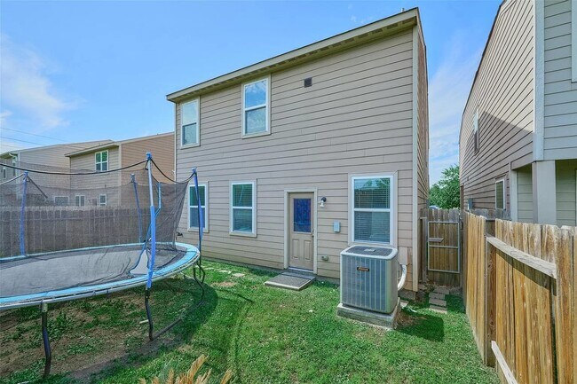 Building Photo - 2047 Sweet Melon Dr