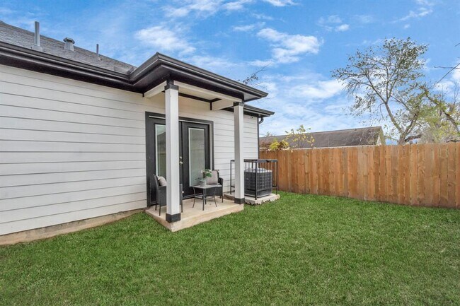 Building Photo - 4506 Aledo St