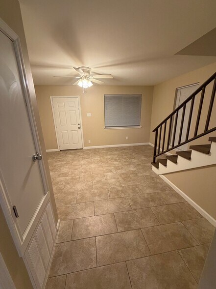 Building Photo - 4832 Finch St