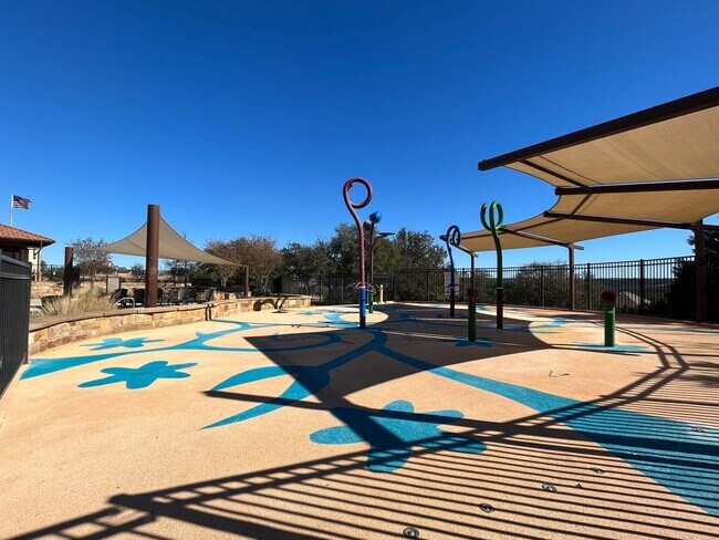 Building Photo - Beautiful 4/3 WITH PRIVATE POOL in Travisso