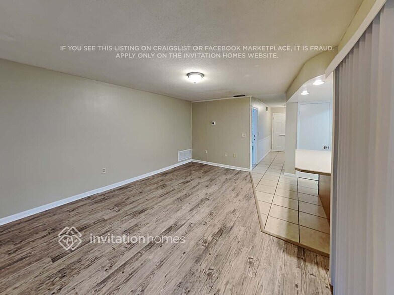Building Photo - 3015 Bay Tree Dr