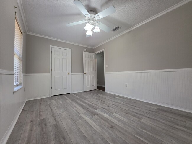 Building Photo - 2295 Heritage Cir