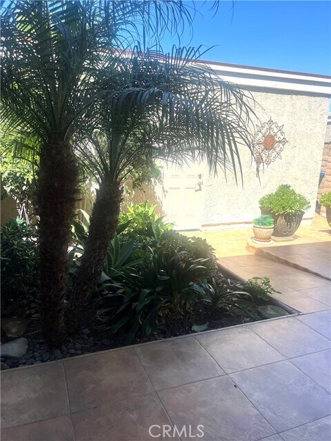 Building Photo - 5052 Hampton Ct