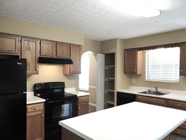 Building Photo - 3939 Marsol Ave