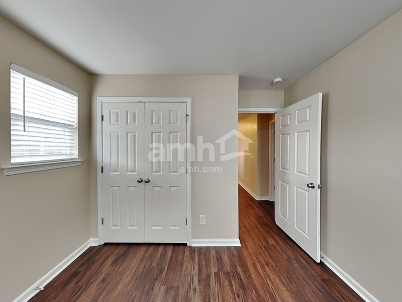 Building Photo - 392 Sweet Shrub Dr