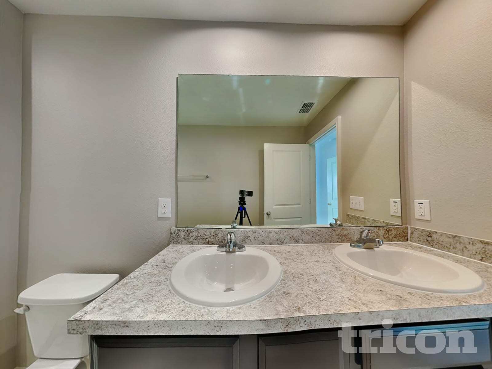 Building Photo - 1008 Talon Ln