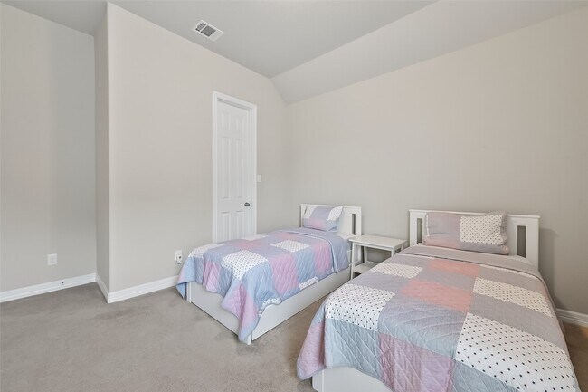 Building Photo - 4018 Martin Ridge Dr