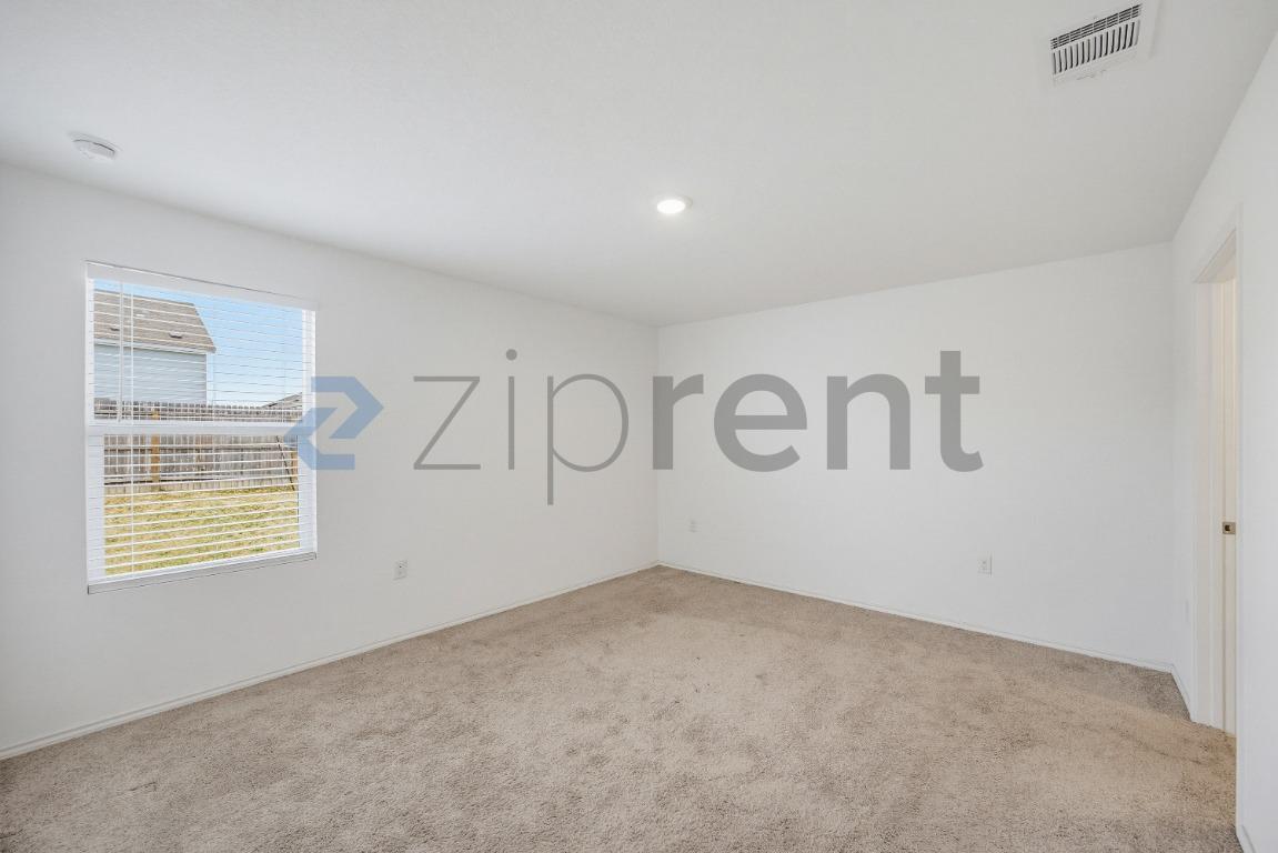 Building Photo - Unit
