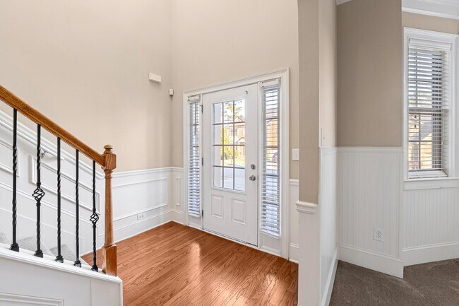 Building Photo - 1023 Iris Glen Dr