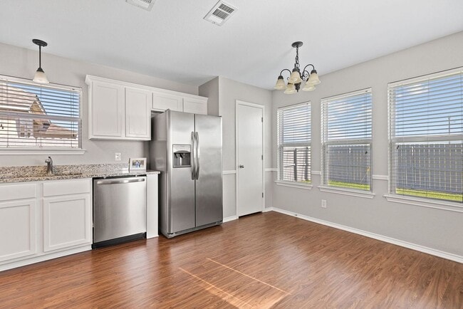Building Photo - 7915 Redbrush