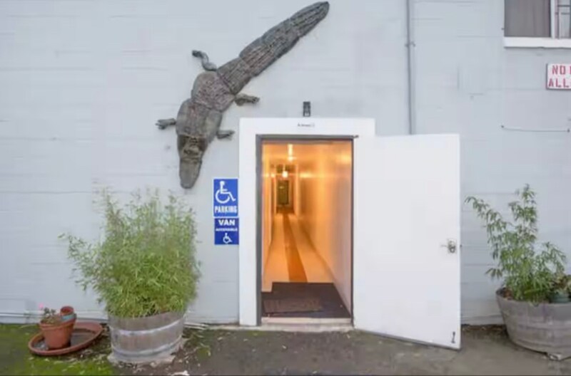 Building Photo - 688 Nebraska St