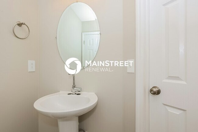 Building Photo - 3 Bedroom Pet-Friendly Home in ANTIOCH, TN with Main Street Renewal