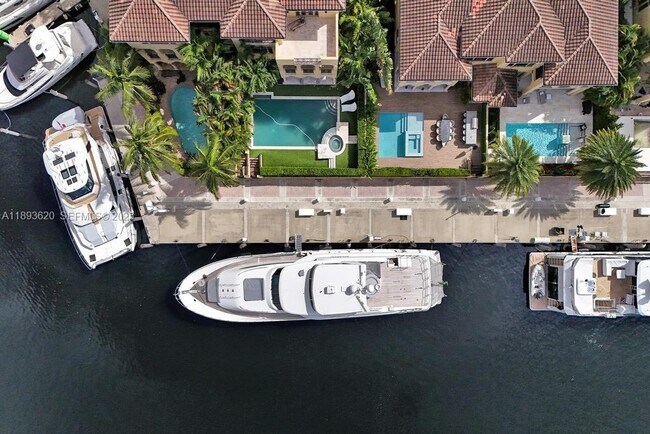 Building Photo - 1516 Island Blvd