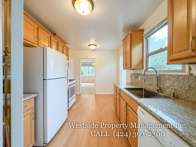 Building Photo - 4400 Vinton Ave