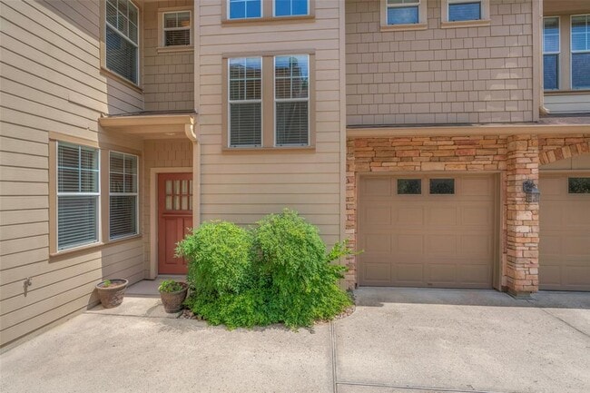 Building Photo - 83 Woodlily Pl