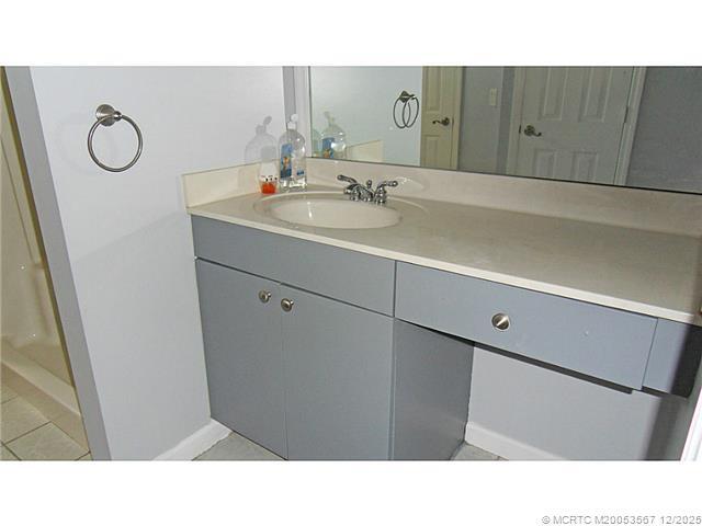 Building Photo - 699 SW Hoffenberg Ave