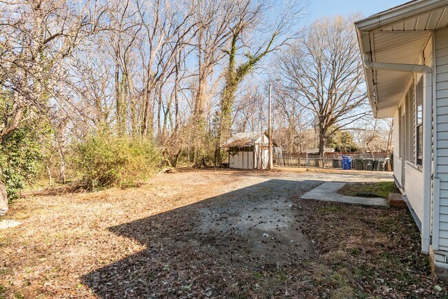 Building Photo - 1113 Camden Ave