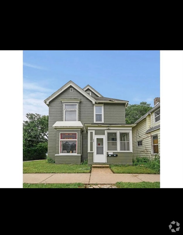 Building Photo - 608 Beaumont St E