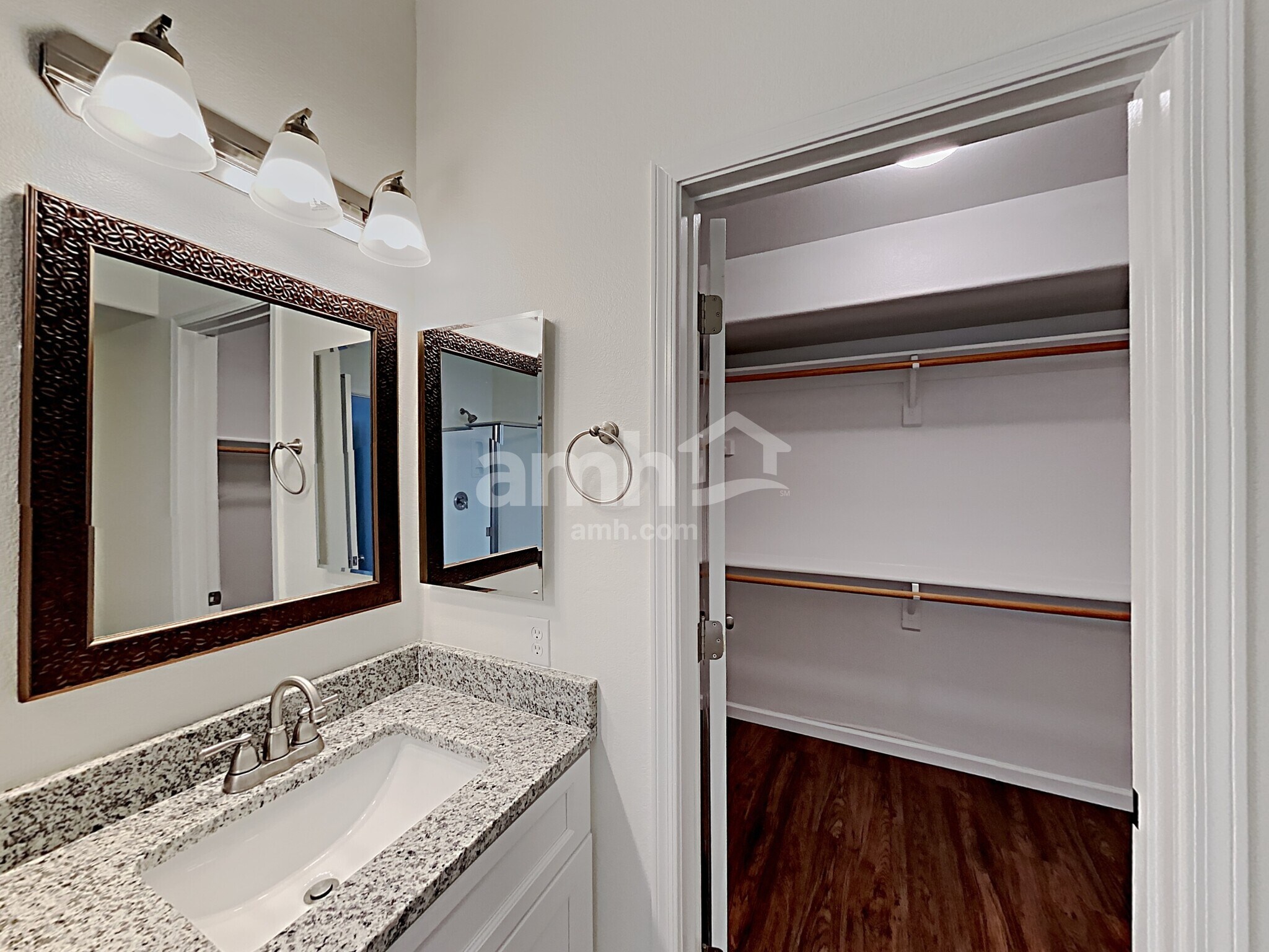 Building Photo - 4224 E Cathedral Rock Dr