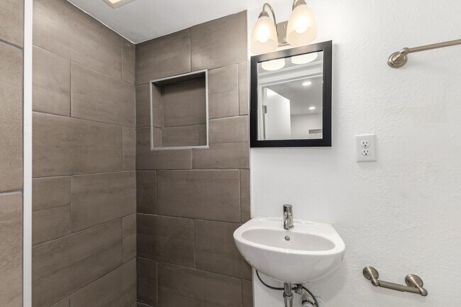 Building Photo - 6935 E 4th St