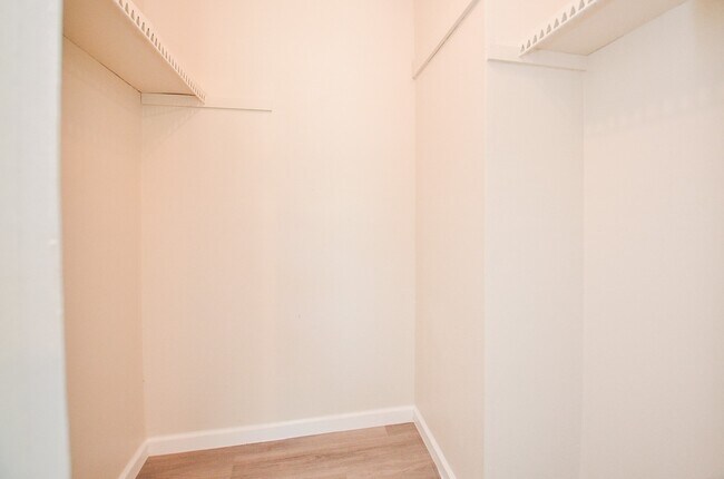 Building Photo - 8607 Bart Ln